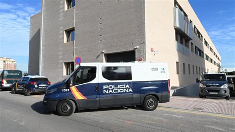 maduras castellon|Dos maltratadores reincidentes de Castellón cambian su sexo en .